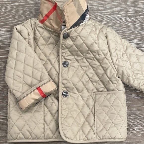 Burberry - Picture 2 of 3